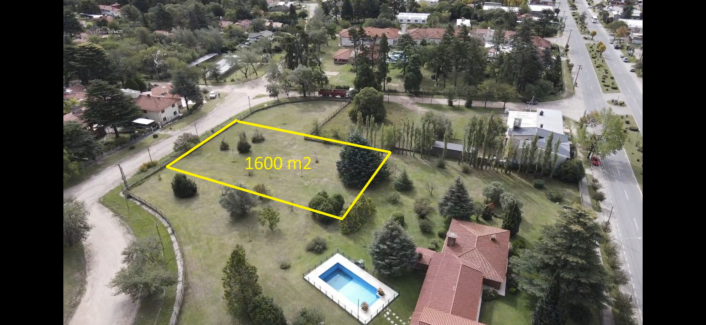 980 m2 Villa Giardino.jpg